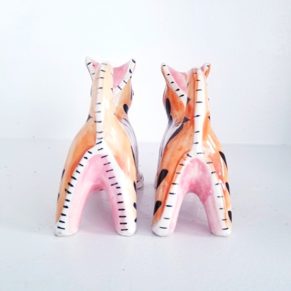 NAPCO Vintage Ceramic Patchwork Tiger Cat Salt and Pepper Shakers Vtg 50s - Picture 8 of 12
